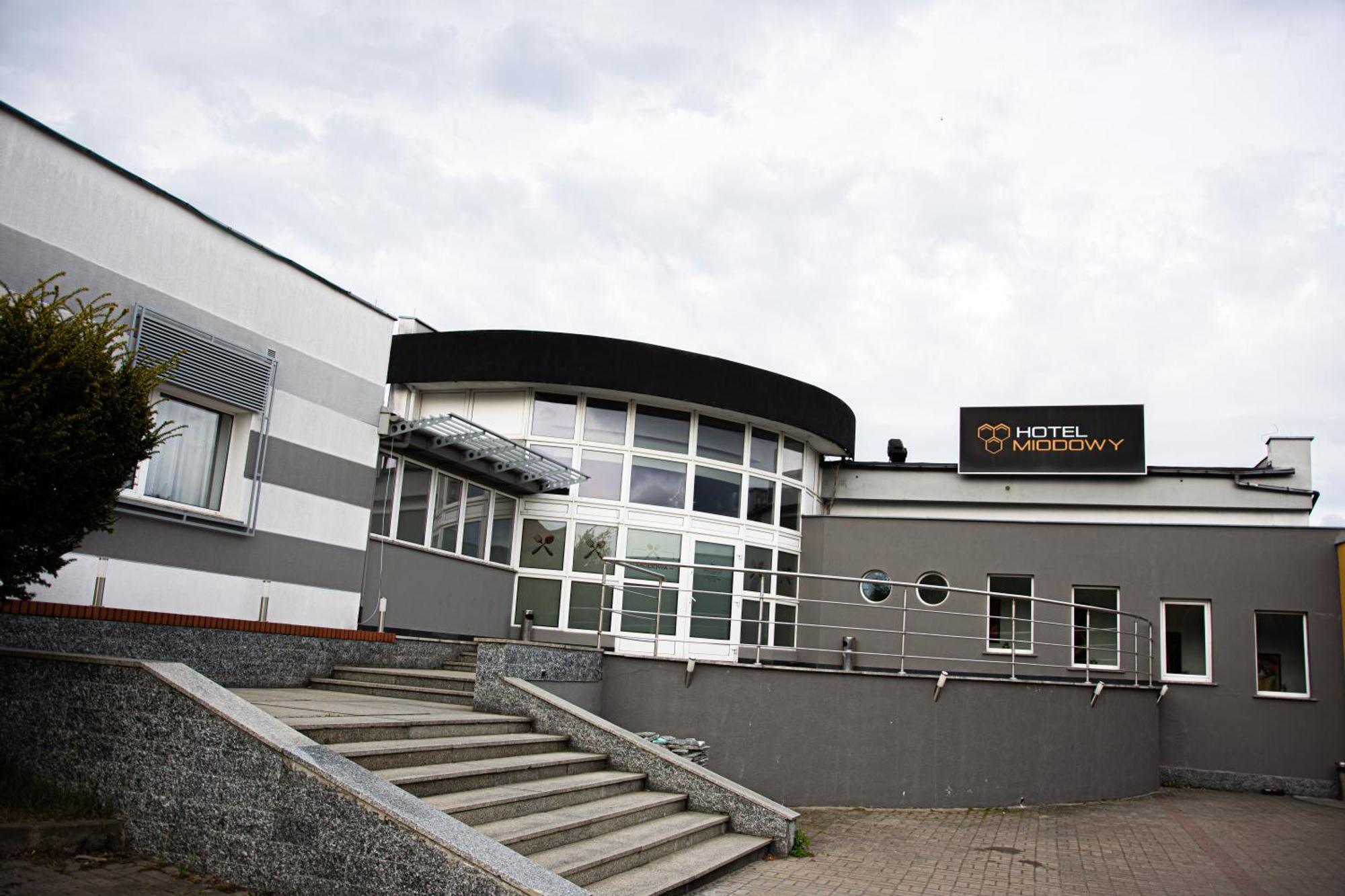 Hotel Miodowy Dzierzoniow Exterior photo